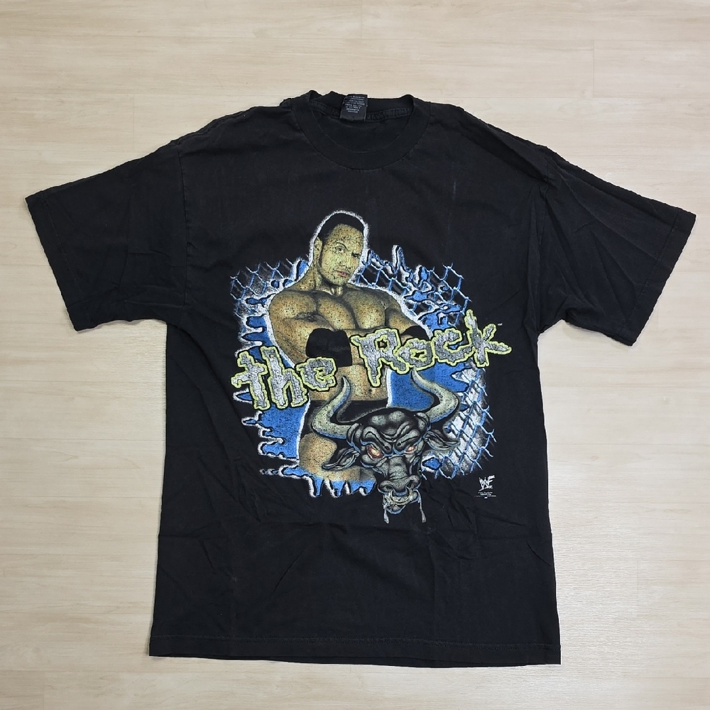 The Rock WWF 1999 Collection Shirt Medium Professional Hardcore Wrestler Bull